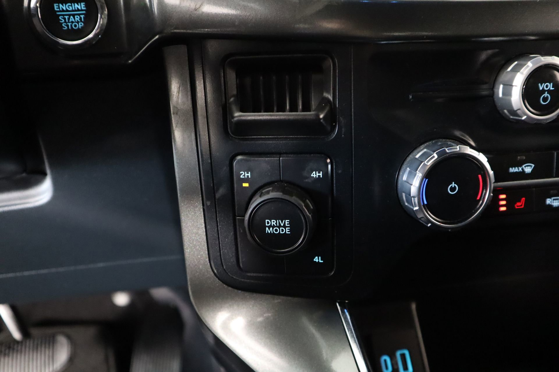 Used 2023 Ford F150 XLT w/ Equipment Group 302A High image 9