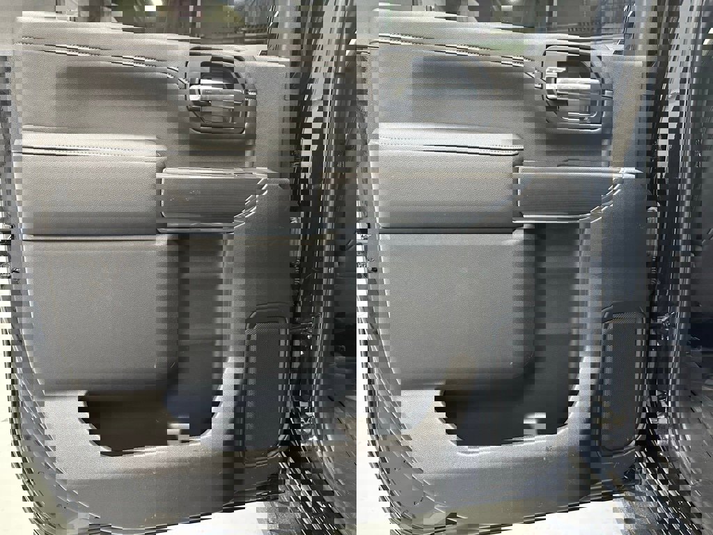 Used 2022 GMC Sierra 2500 AT4 image 42