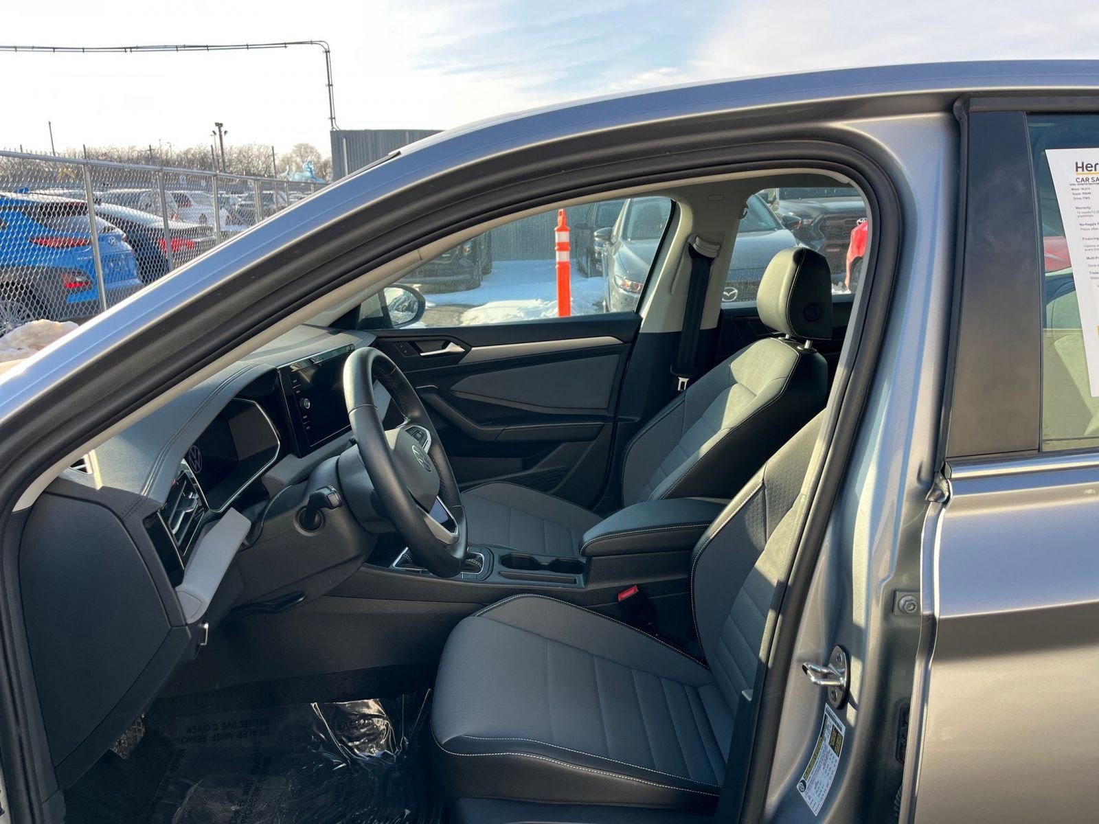 Used 2025 Volkswagen Jetta SE image 26
