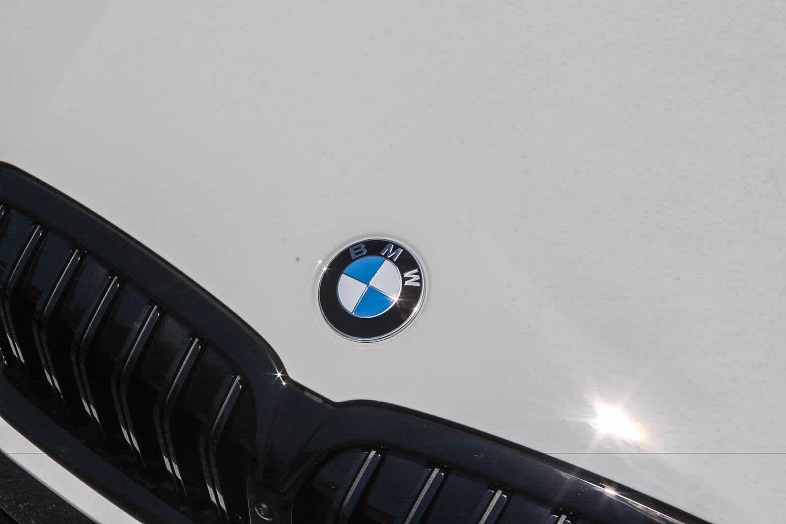 New 2026 BMW 330i Sedan w/ M Sport Package RWD image 11