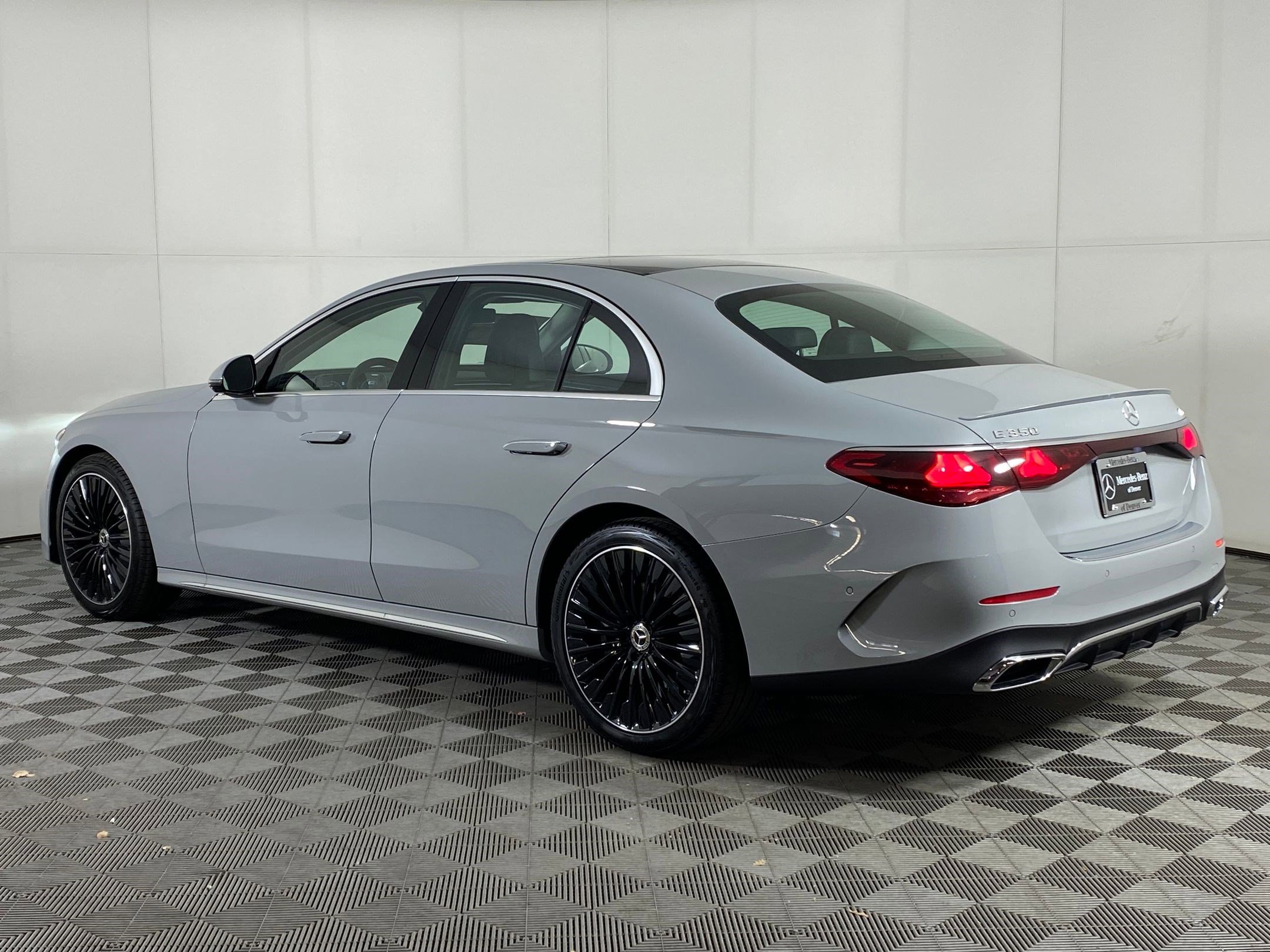 New 2026 Mercedes-Benz E 350 4MATIC Sedan image 3