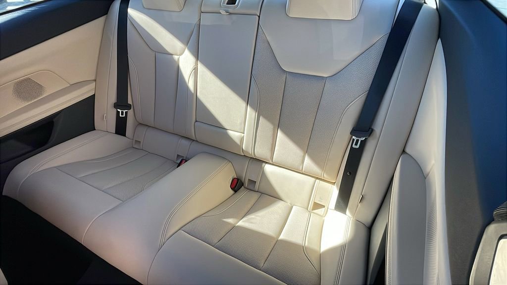 Used 2025 BMW 430i Coupe w/ Premium Package image 15