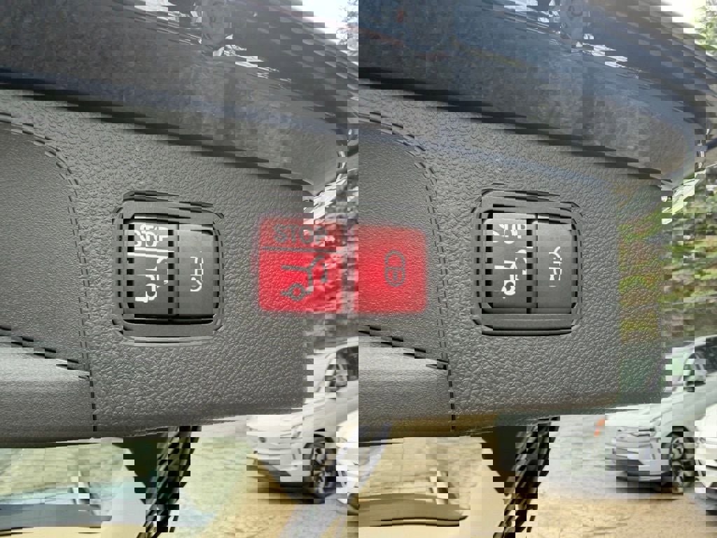 Certified 2022 Mercedes-Benz GLC 300 4MATIC image 35