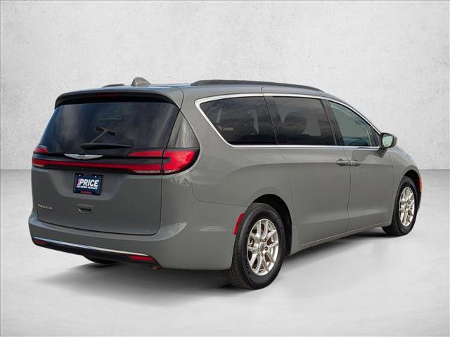 Used 2022 Chrysler Pacifica Touring-L image 5