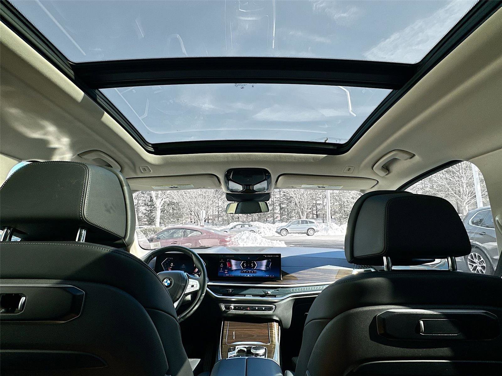 Certified 2024 BMW X7 xDrive40i w/ Premium Package image 23