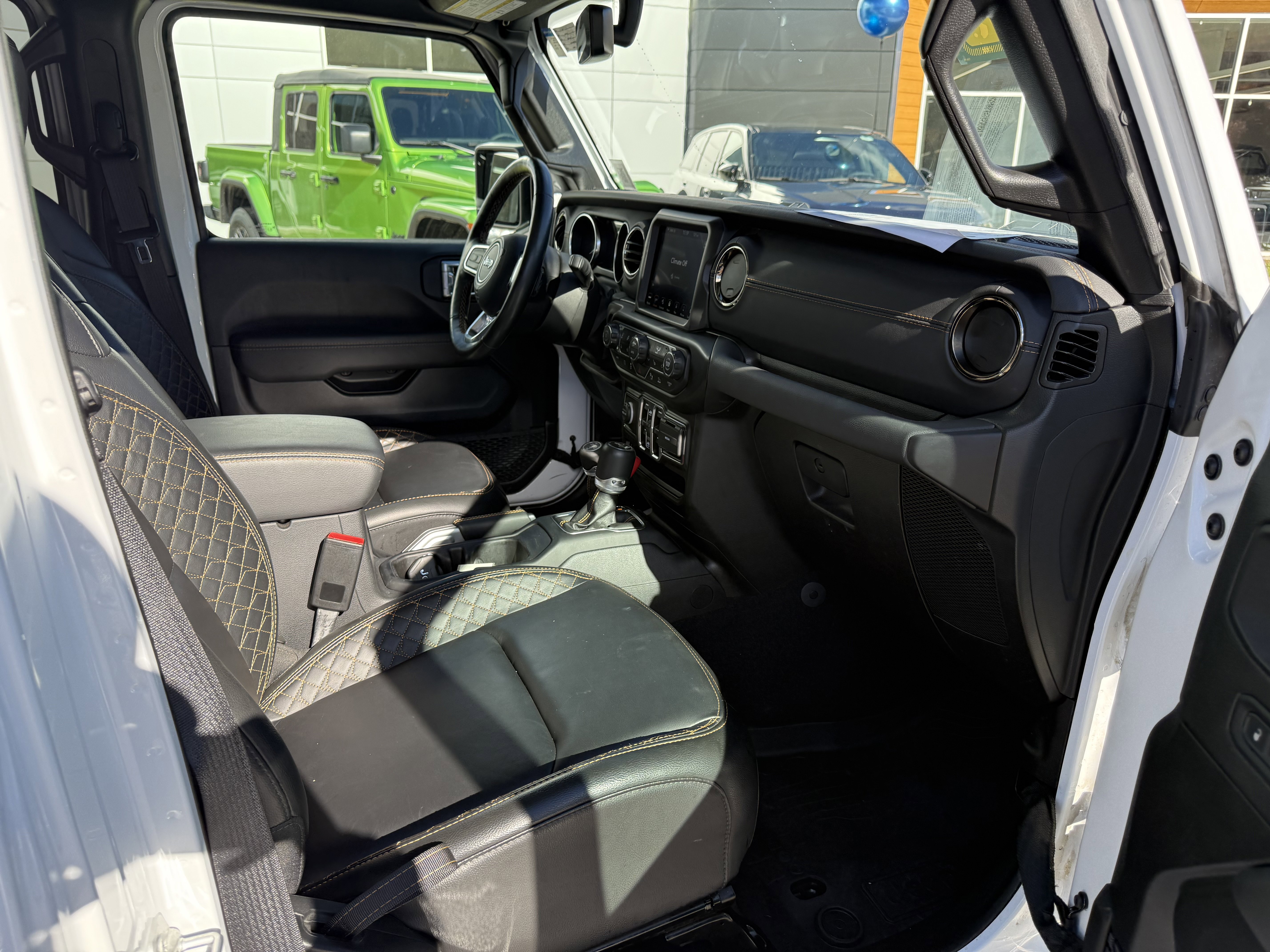 Used 2022 Jeep Wrangler Unlimited Sahara image 11