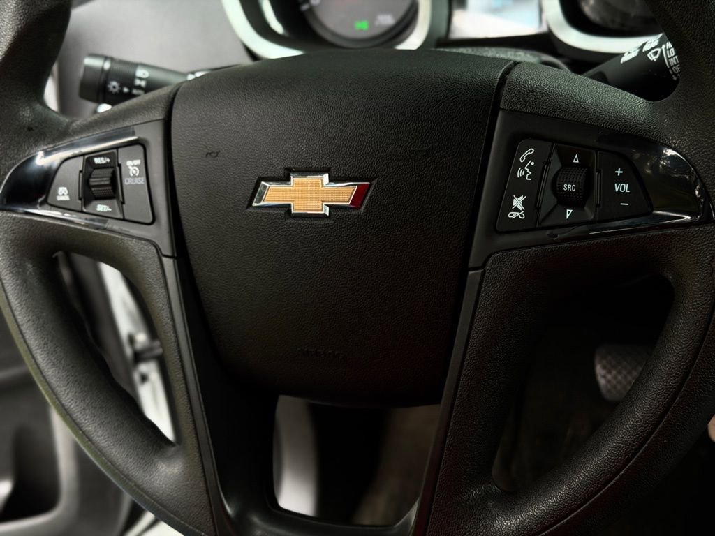 Used 2015 Chevrolet Equinox LS image 37