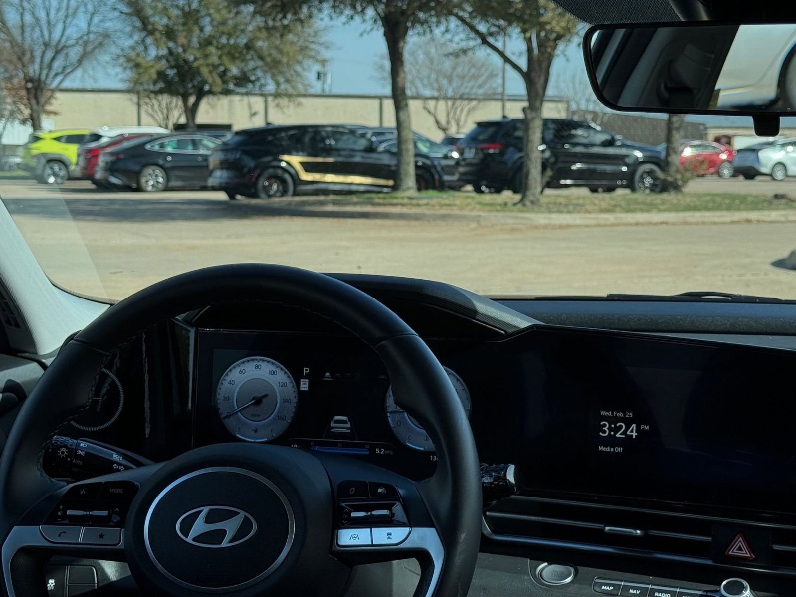 Used 2025 Hyundai Elantra SEL image 36