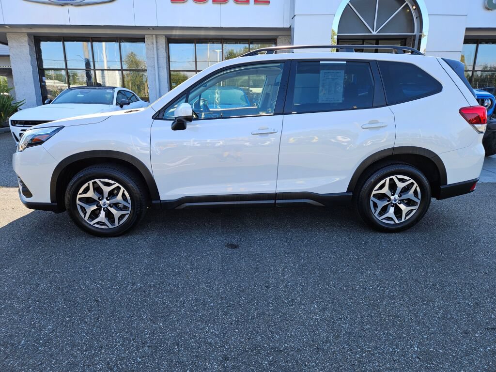 Used 2024 Subaru Forester Premium AWD/4WD image 2