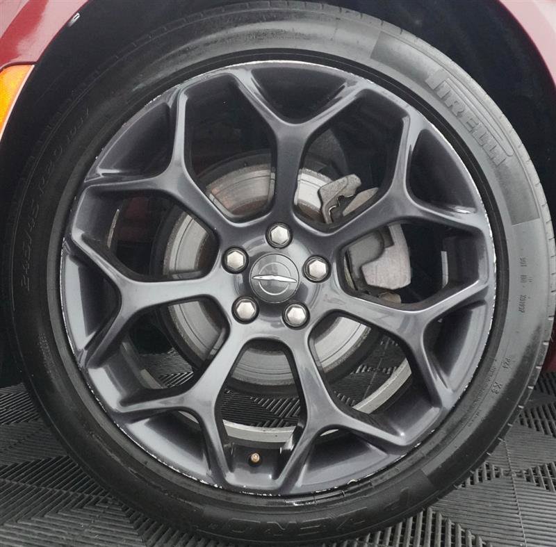 Used 2019 Chrysler 300 S RWD image 3