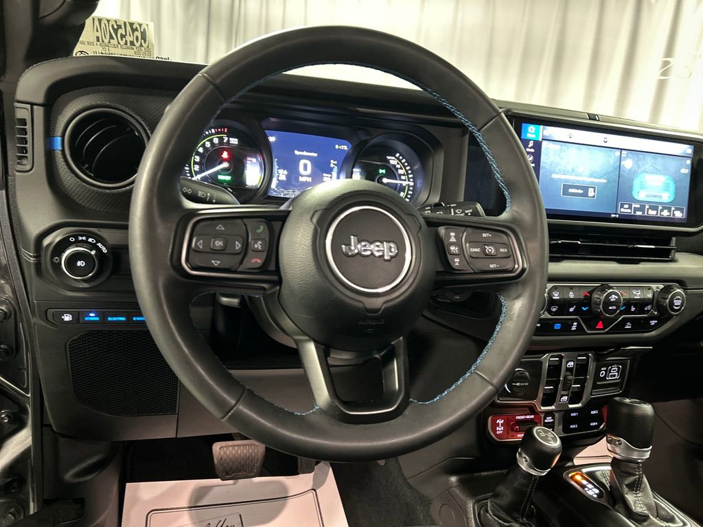 Used 2025 Jeep Wrangler Unlimited Rubicon 4xe w/ Convenience Group image 15