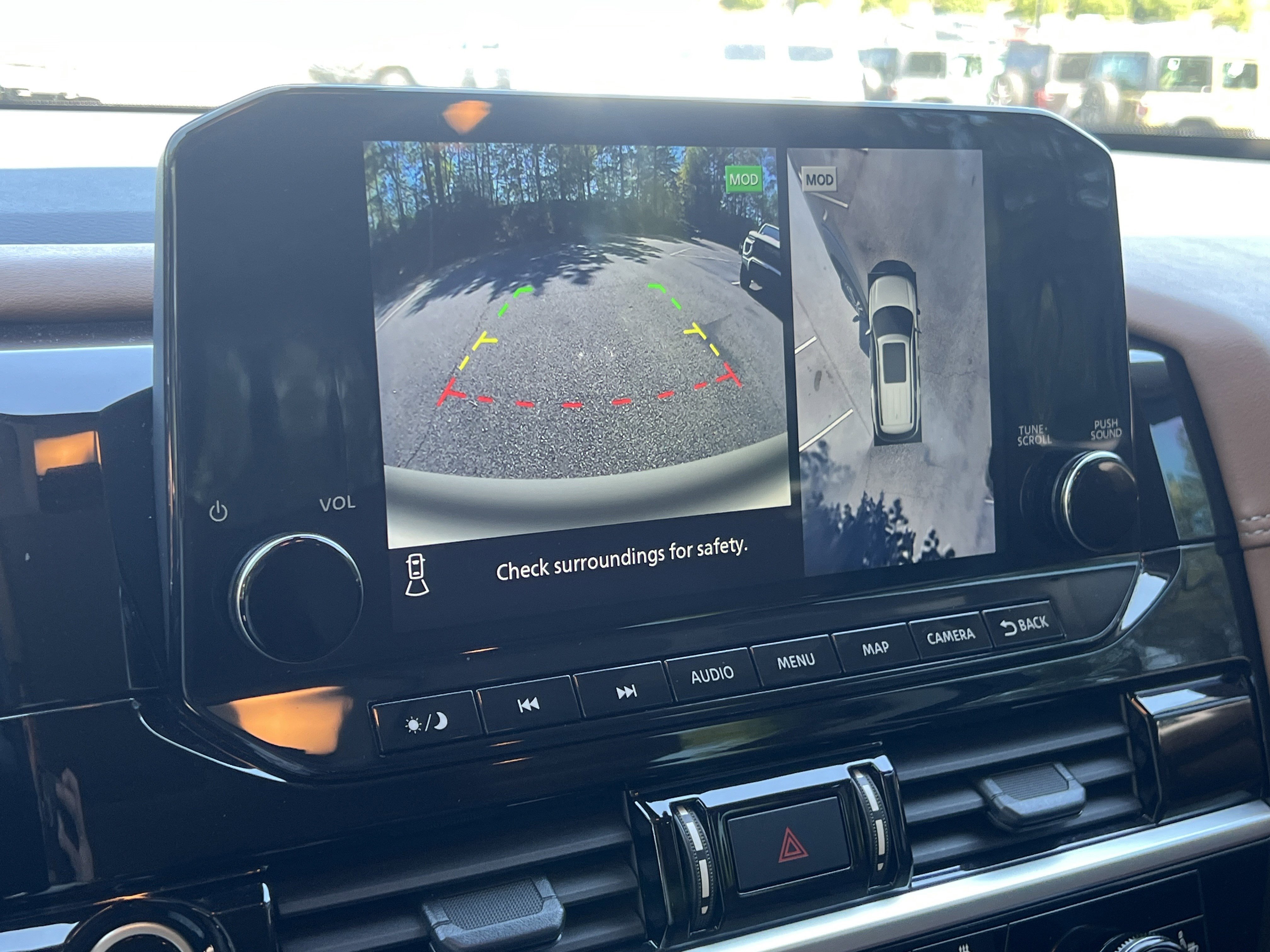 Used 2024 Nissan Pathfinder Platinum w/ Cargo Package image 38