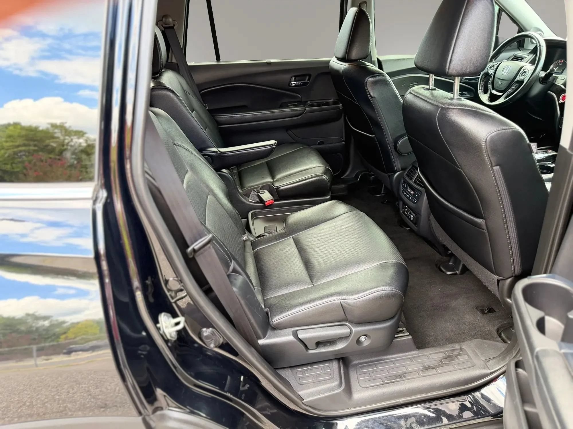Used 2018 Honda Pilot Elite image 17