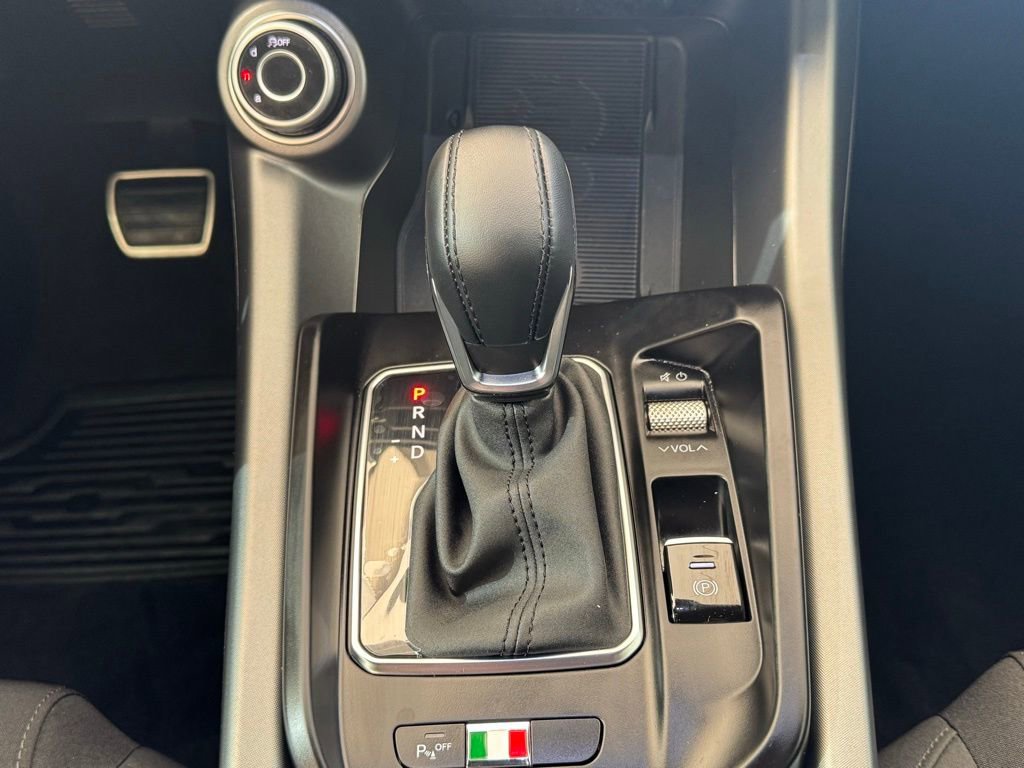 New 2025 Alfa Romeo Tonale image 23