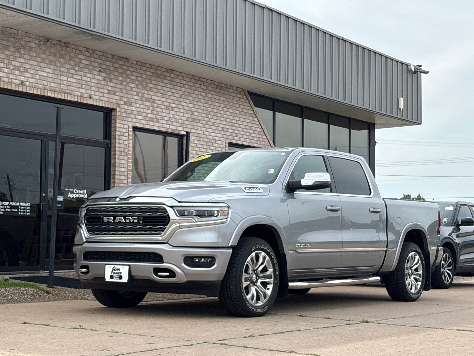 Used 2023 RAM 1500 Limited w/ Body Color Bumper Group AWD/4WD image 1