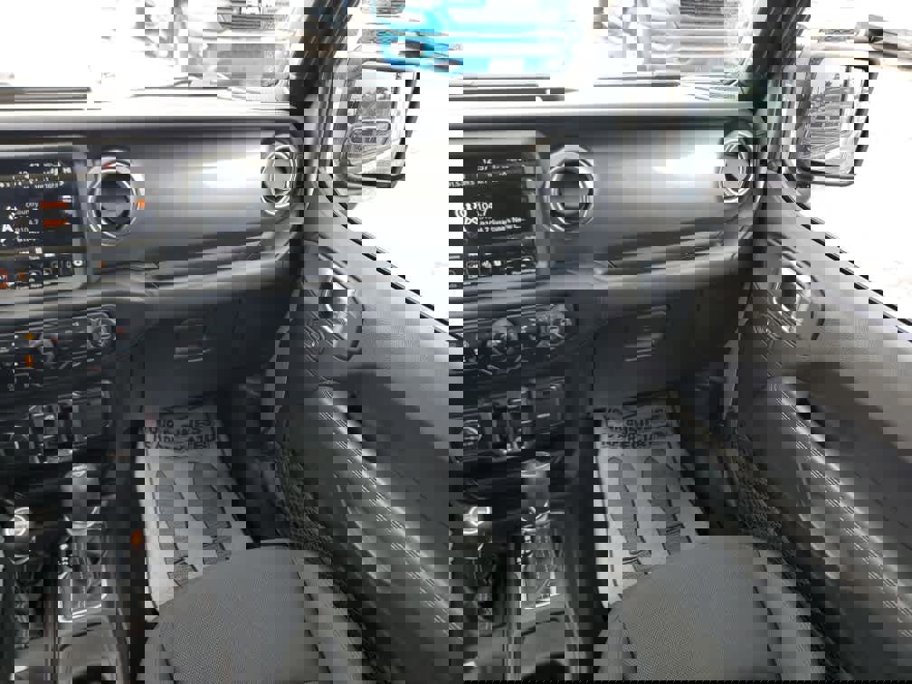 Used 2020 Jeep Wrangler Unlimited Sahara image 16