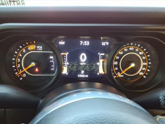Used 2024 Jeep Wrangler Unlimited Sahara w/ Technology Group AWD/4WD image 39