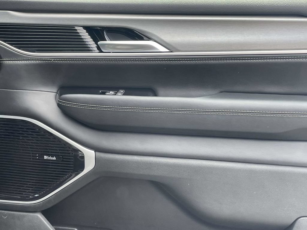 New 2026 Jeep Grand Wagoneer Limited AWD/4WD image 17