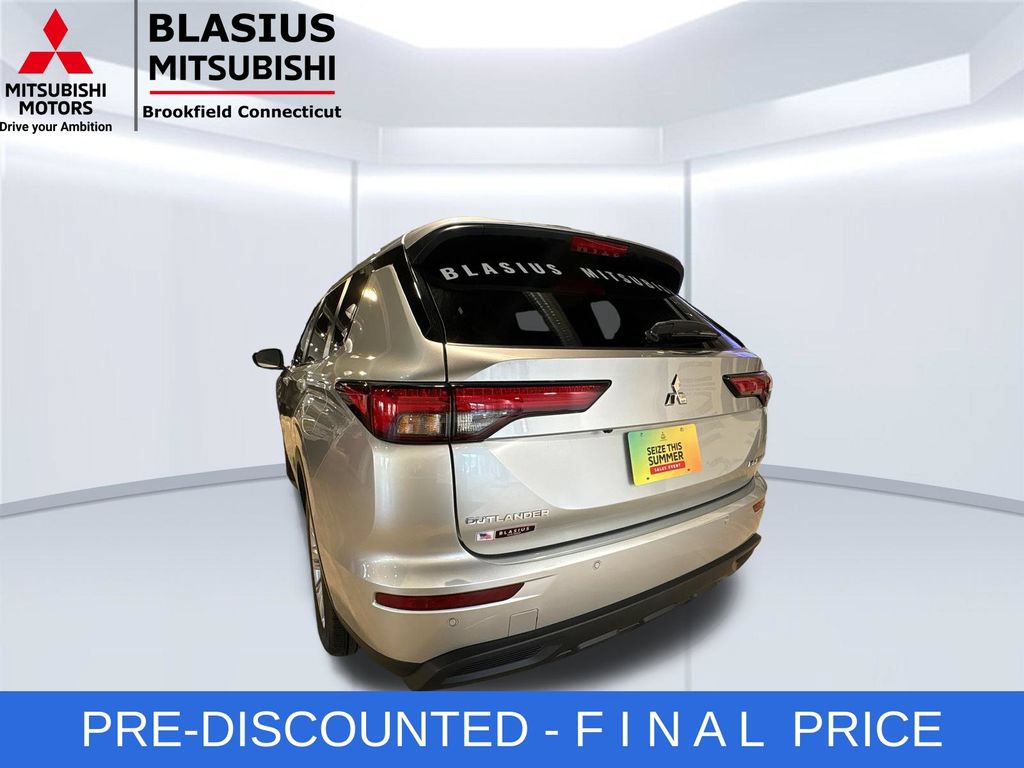 Used 2025 Mitsubishi Outlander ES AWD/4WD image 11