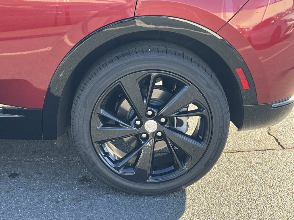 Used 2021 Buick Envision Essence w/ Technology Package I FWD image 13