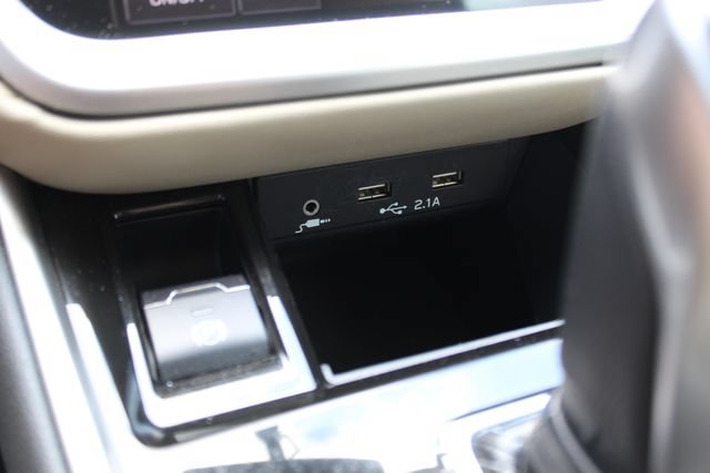 Used 2020 Subaru Outback Premium AWD/4WD image 21
