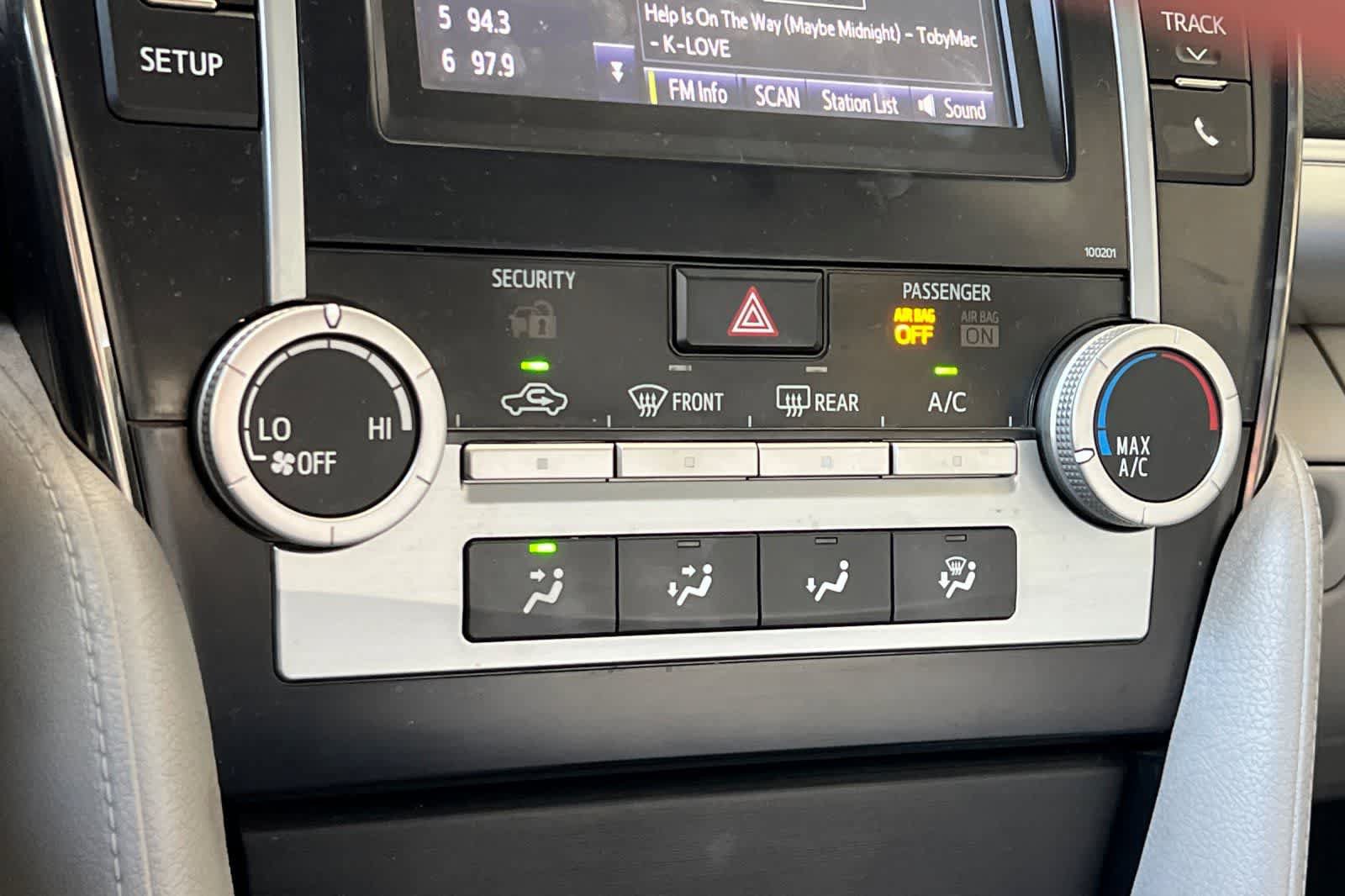Used 2014 Toyota Camry LE FWD image 21