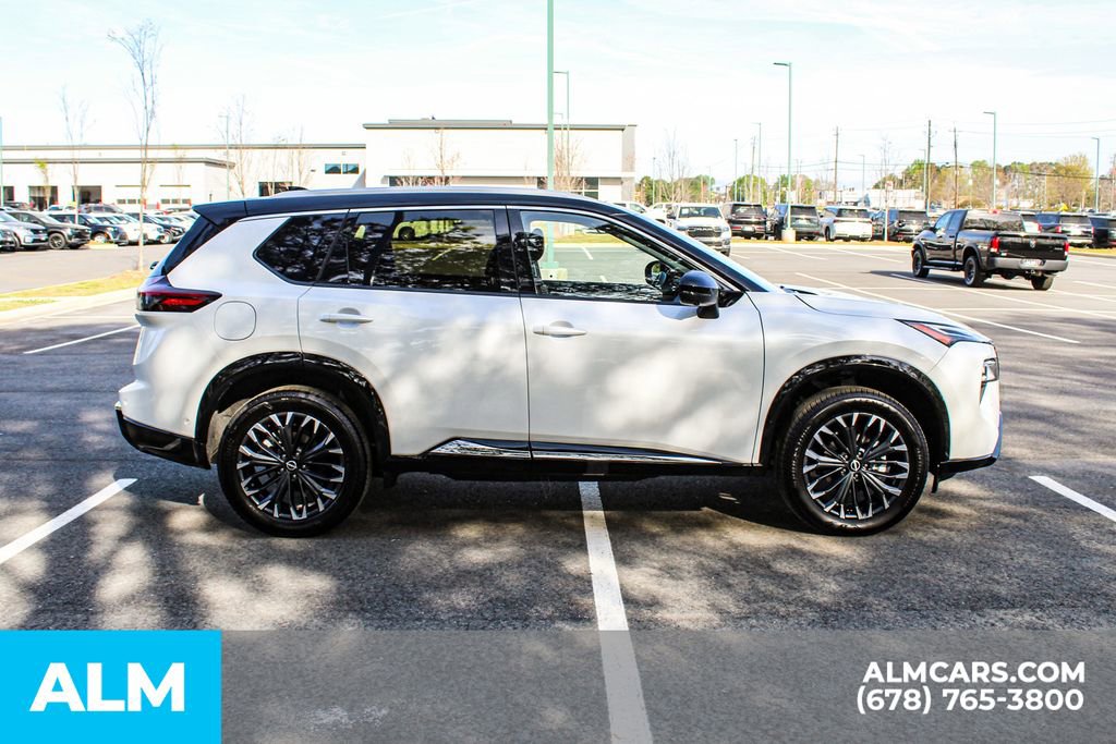 Used 2025 Nissan Rogue Platinum w/ Platinum Premium Package FWD image 9