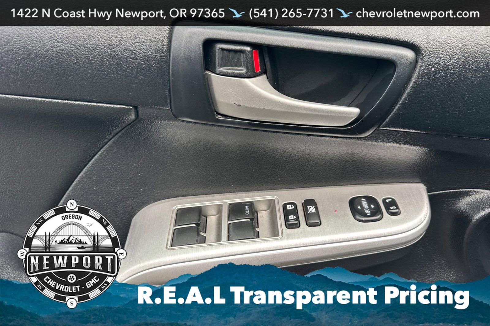Used 2014 Toyota Camry SE FWD image 11