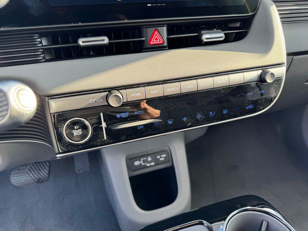 New 2025 Hyundai Ioniq 5 SEL AWD/4WD image 24