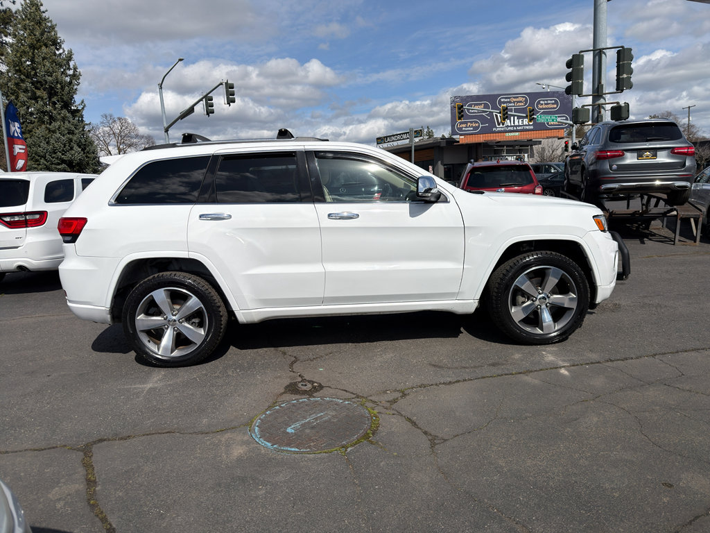 Used 2016 Jeep Grand Cherokee Overland AWD/4WD image 9