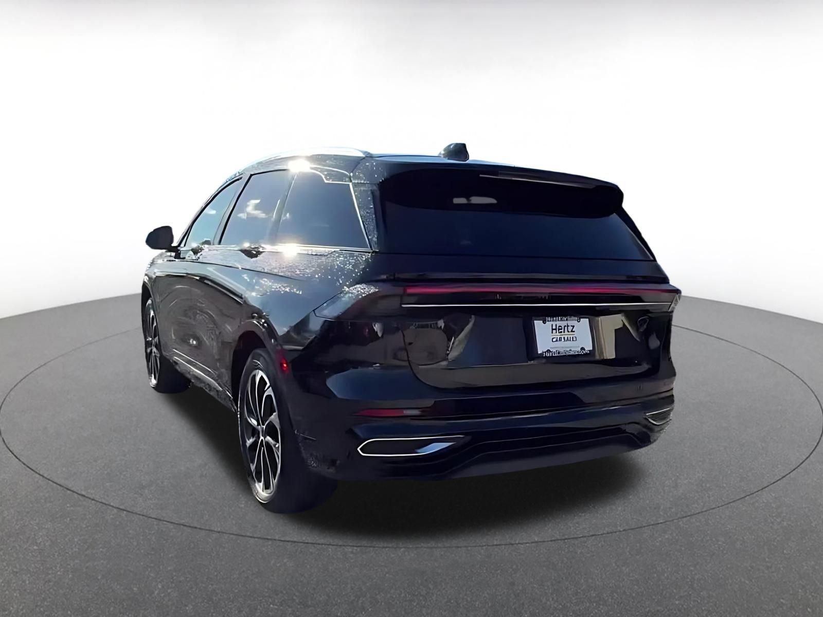 Used 2024 Lincoln Nautilus Reserve image 11