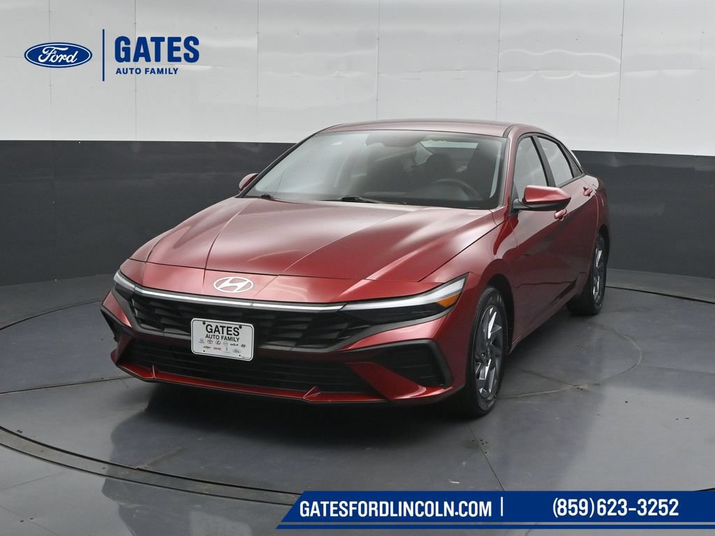 Used 2024 Hyundai Elantra SEL FWD image 6
