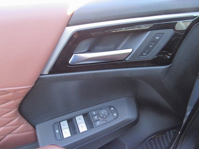 New 2026 Mitsubishi Outlander SEL image 11