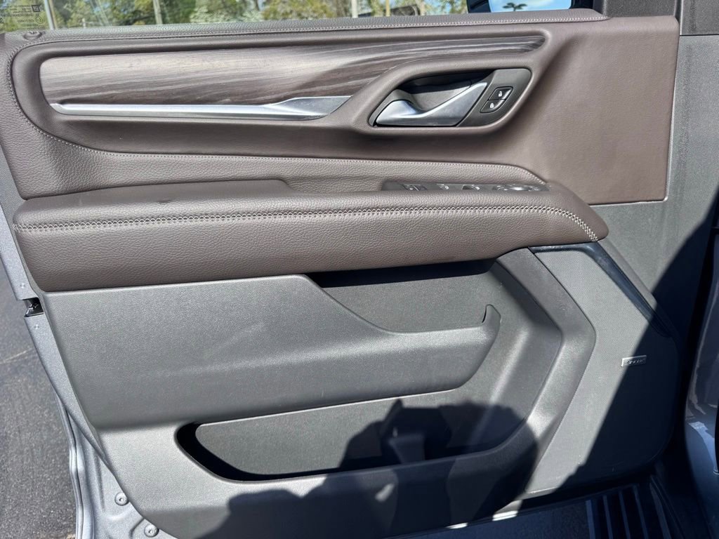 Used 2022 GMC Yukon XL Denali w/ Denali Premium Package image 26