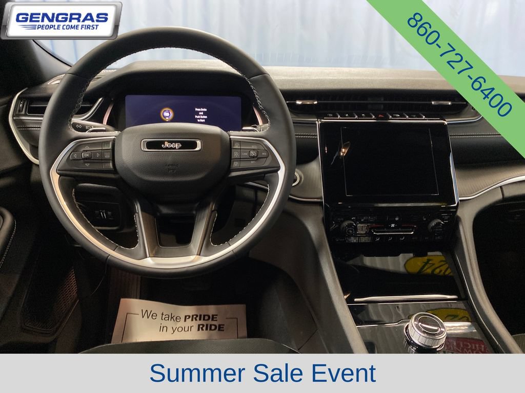 Used 2024 Jeep Grand Cherokee Altitude AWD/4WD image 31