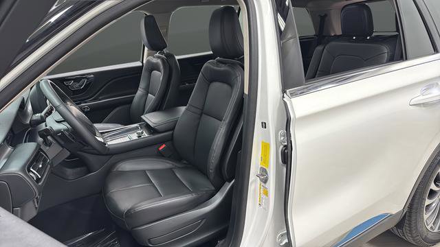 Used 2024 Lincoln Aviator AWD w/ Premium Package image 8