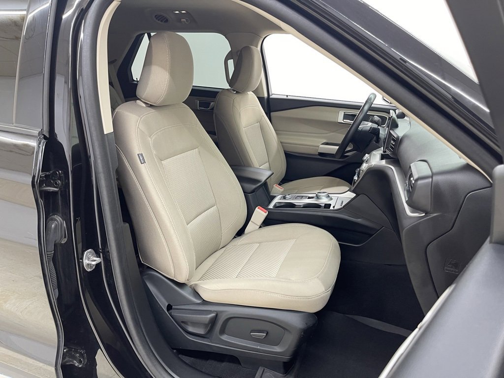 Used 2023 Ford Explorer XLT image 12