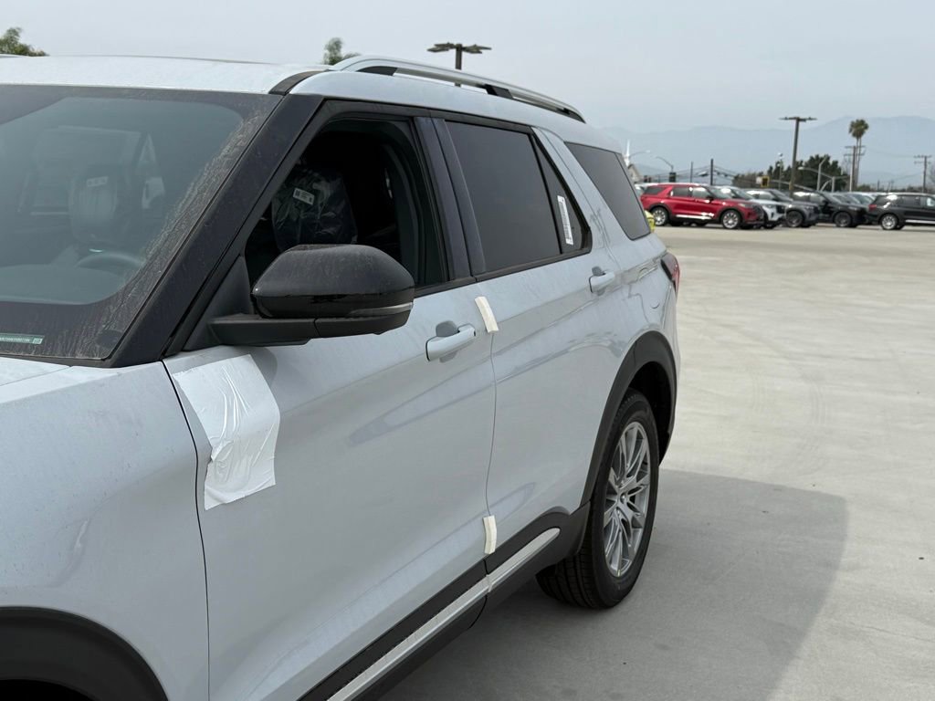 New 2026 Ford Explorer Platinum image 9