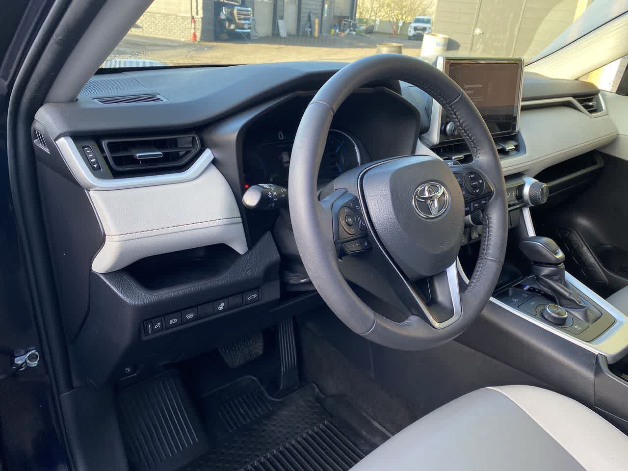 Used 2023 Toyota RAV4 XLE Premium AWD/4WD image 2