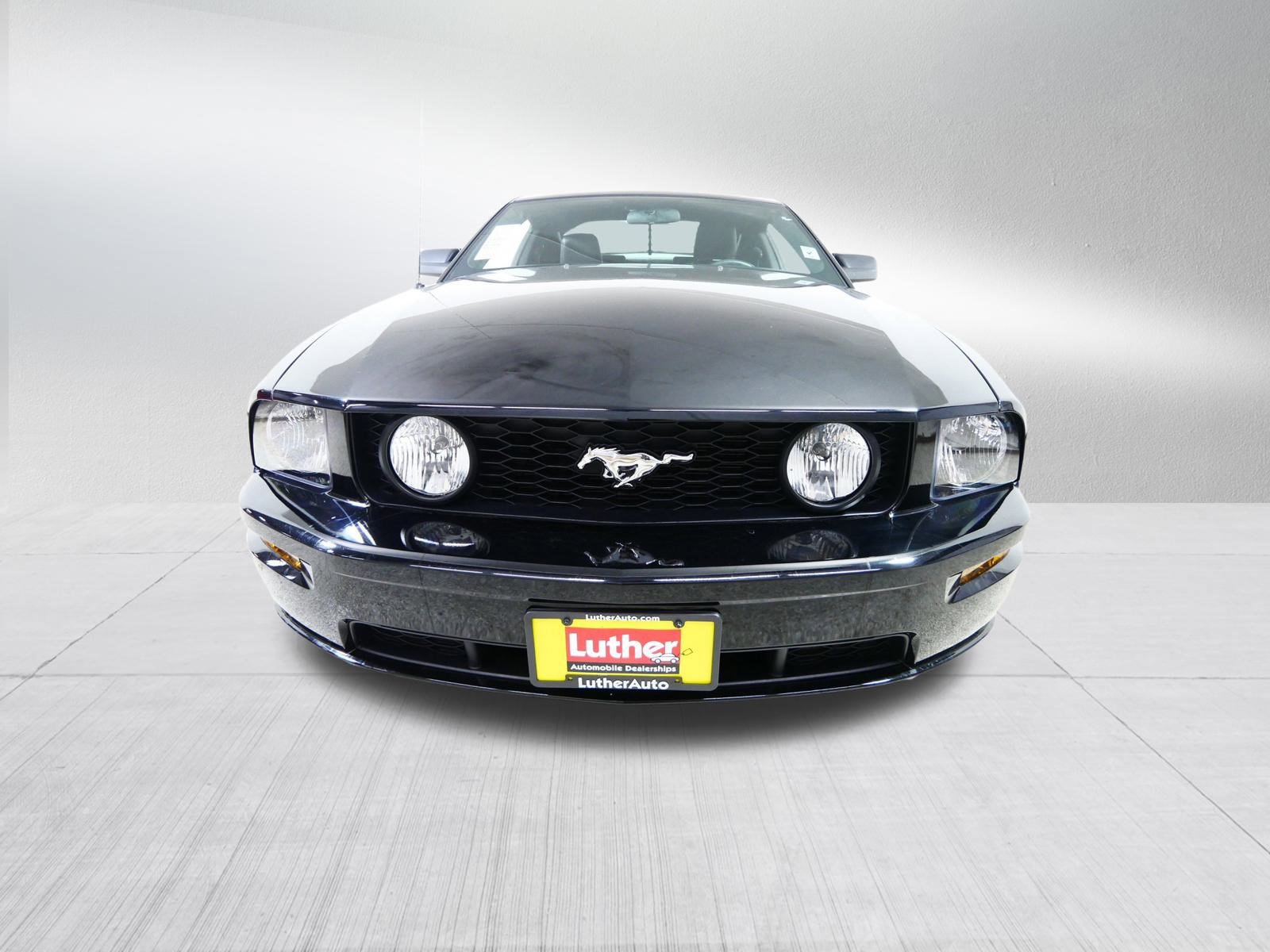 Used 2005 Ford Mustang GT image 2