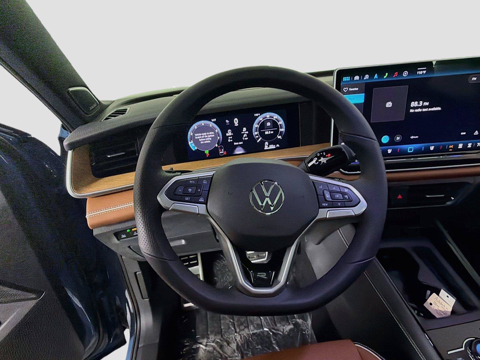 New 2026 Volkswagen Tiguan SEL R-Line AWD/4WD image 10