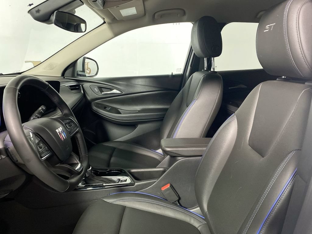 Used 2025 Buick Encore GX Sport Touring w/ Comfort Package FWD image 11