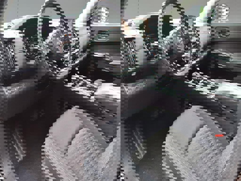 Used 2024 Nissan Pathfinder SV image 12