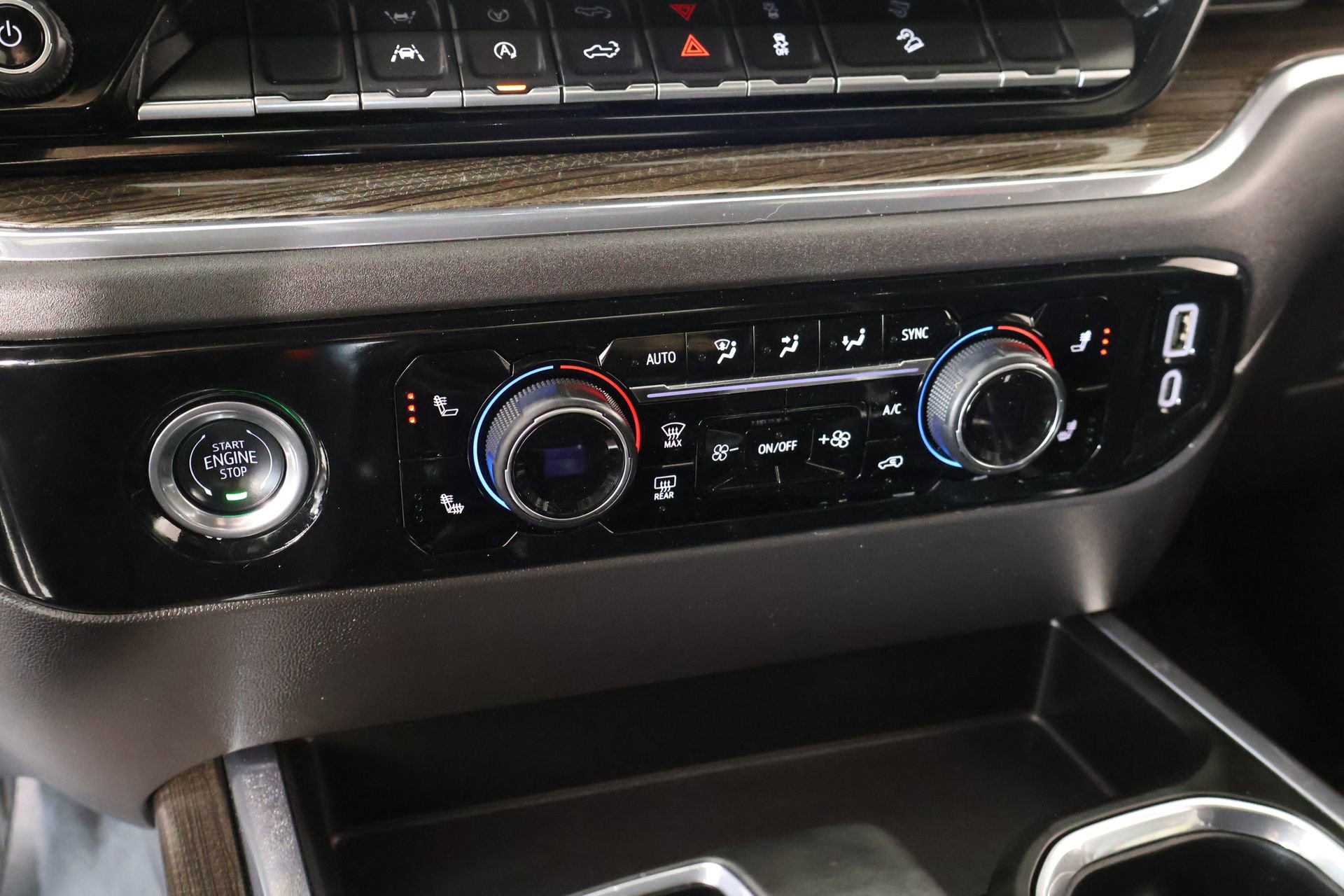 Used 2024 Chevrolet Silverado 1500 LT Trail Boss AWD/4WD image 7
