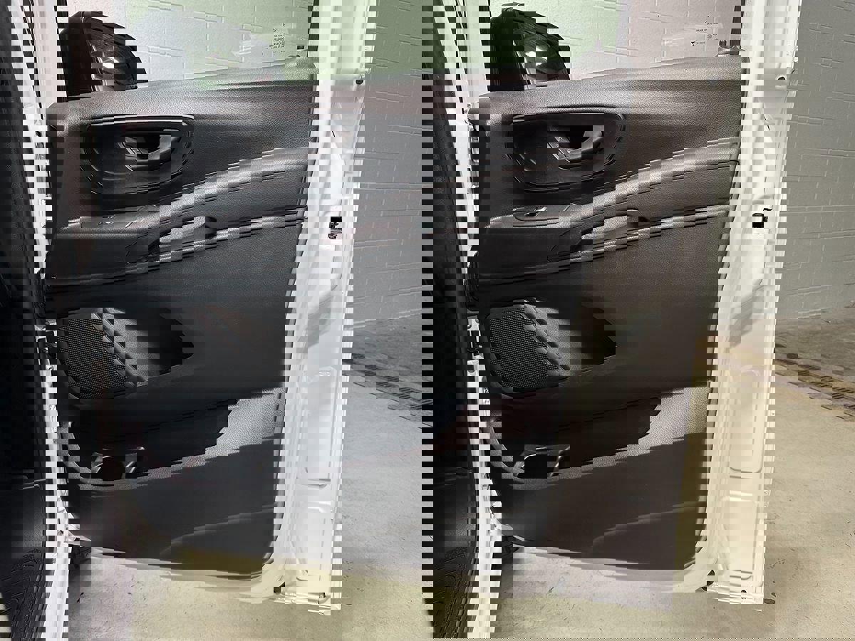 Used 2023 Mercedes-Benz Metris image 10