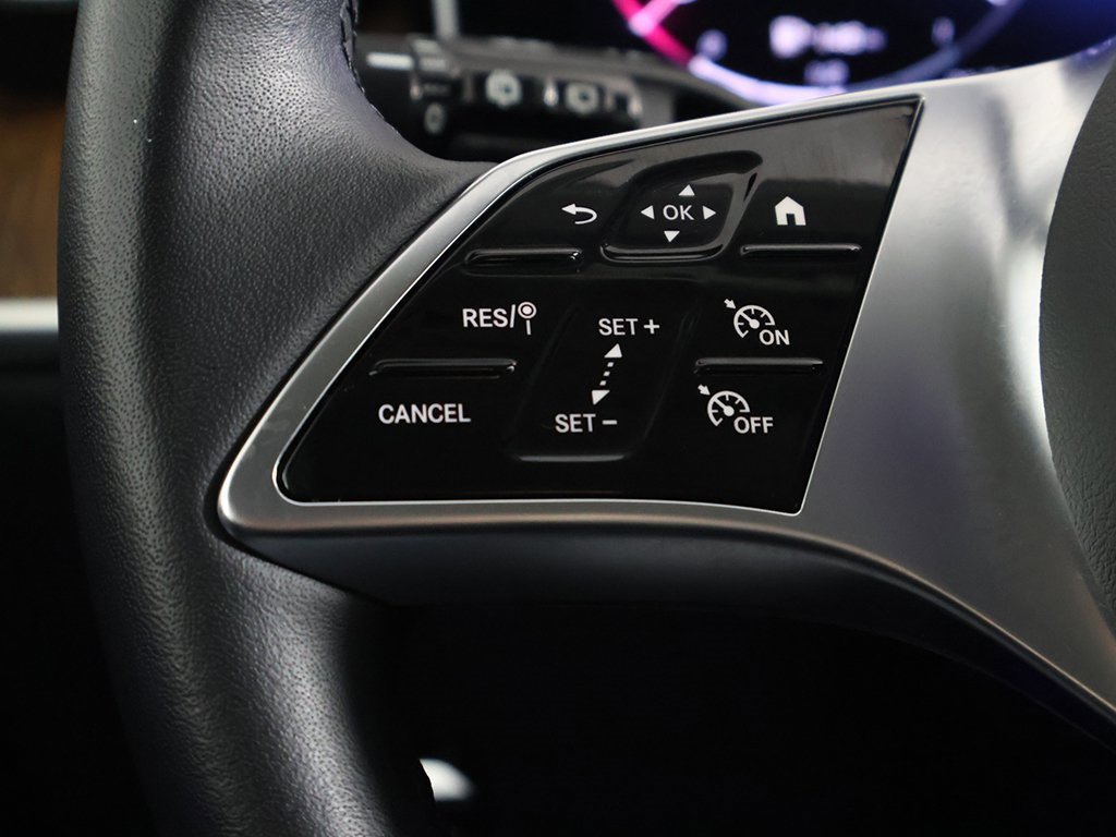 Used 2025 Mercedes-Benz GLC 350e 4MATIC image 37