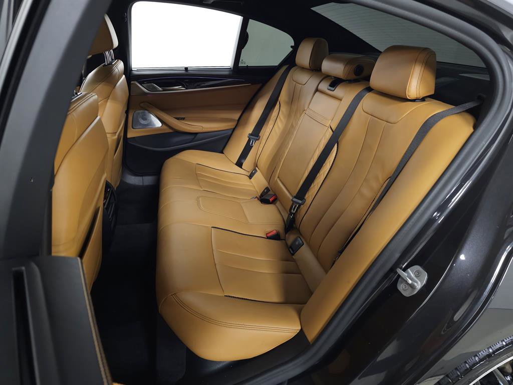 Used 2020 BMW M550i xDrive w/ Executive Package image 36