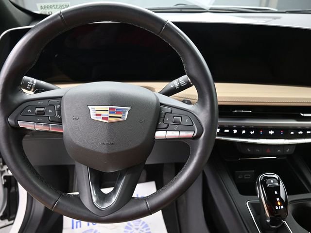Used 2024 Cadillac XT4 Luxury w/ Cold Weather Package AWD/4WD image 23