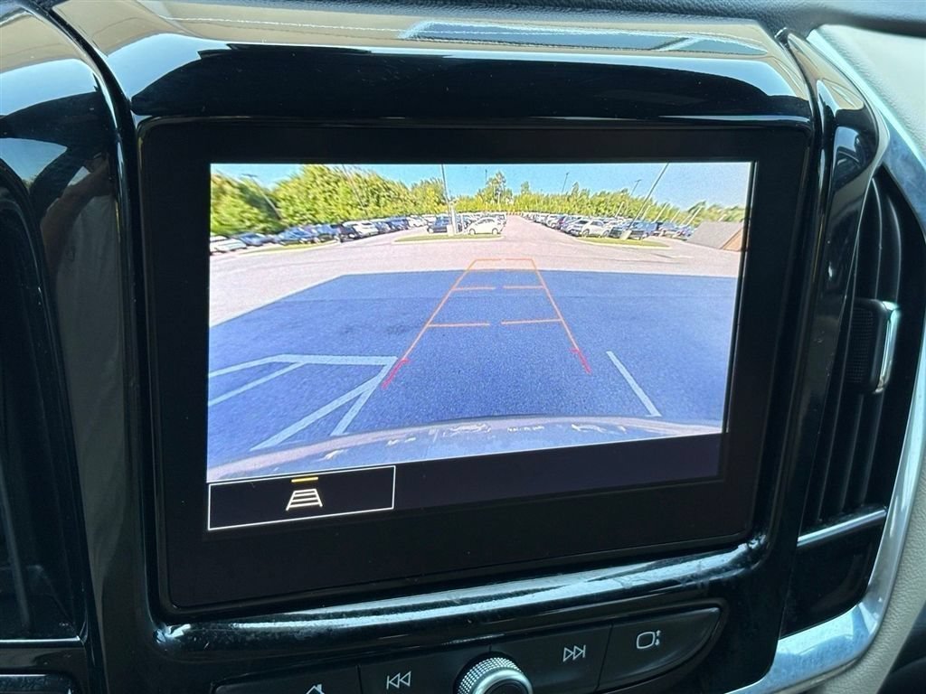 Used 2023 Chevrolet Traverse LT w/ LPO, Cargo Package AWD/4WD image 19
