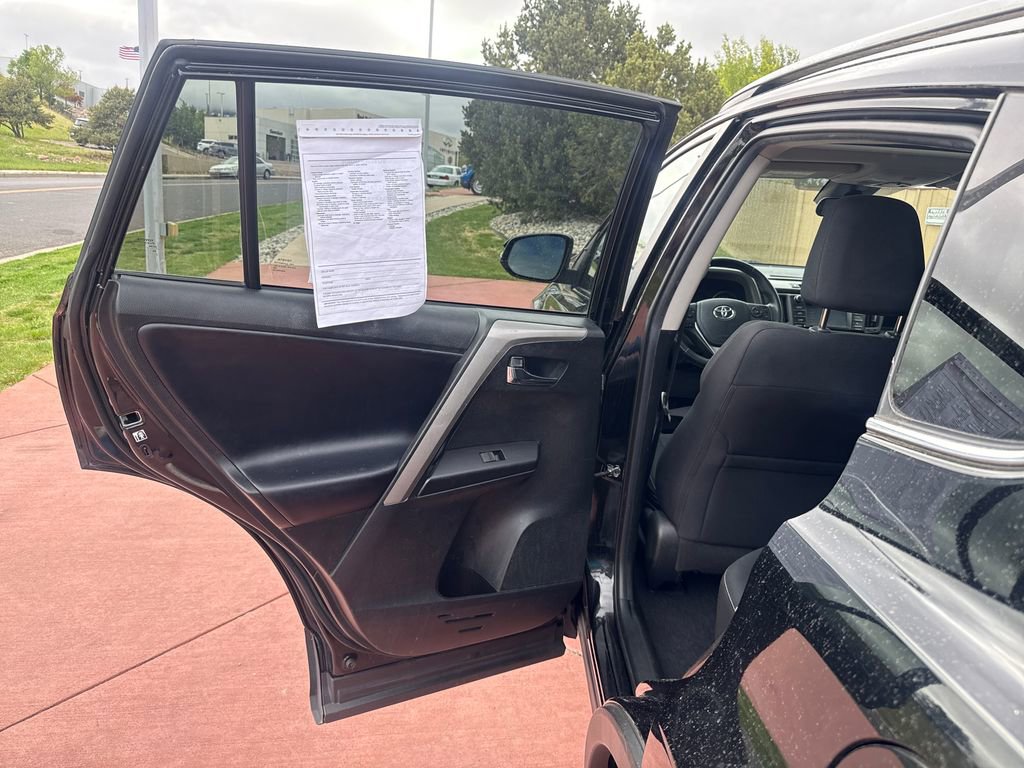 Used 2018 Toyota RAV4 XLE w/ Plus Extra Value Package AWD/4WD image 23